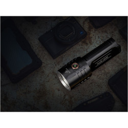 Latarka LED Fenix LR35R czarna