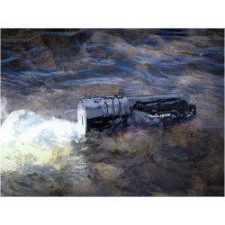 Latarka LED Fenix LR35R czarna